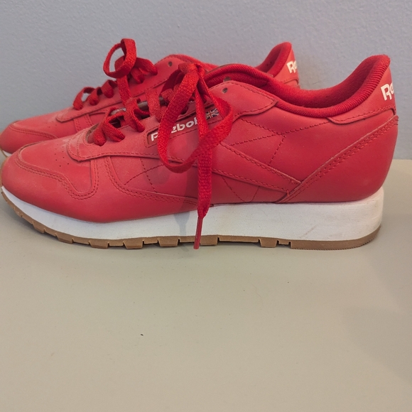 Reebok Classic Red Sneakers - Picture 3 of 7